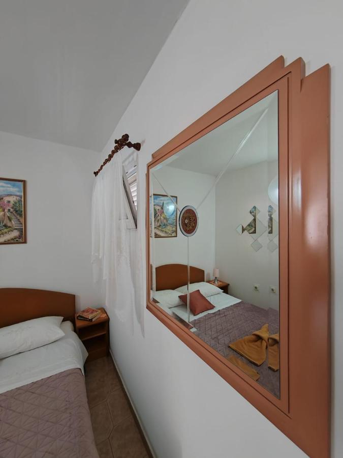 Apartments Turan Centrally Located With Free Parking Igrane Exterior photo